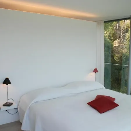 Piodina Sleeps 5 Air Con Wifi