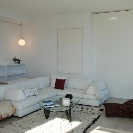 Piodina Sleeps 5 Air Con Wifi
